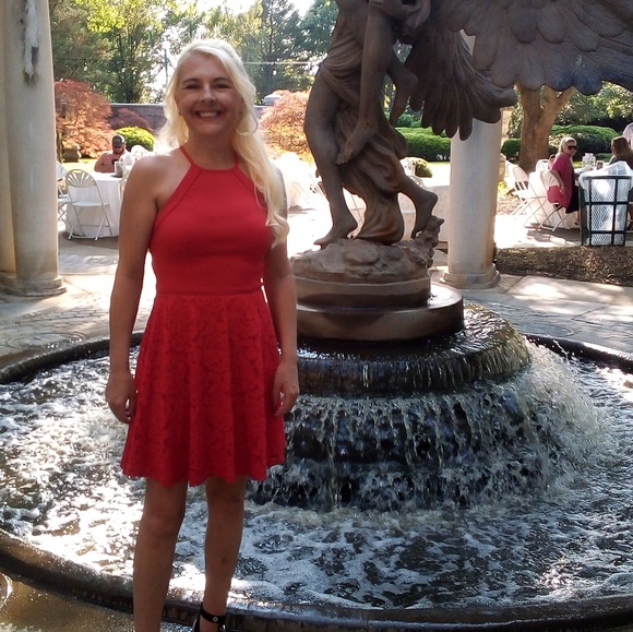 Meet your Posher, Kelly - Picture 2 of 2